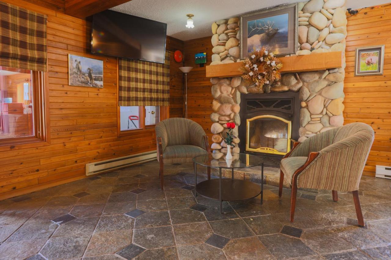Radium Chalet Radium Hot Springs Exteriér fotografie